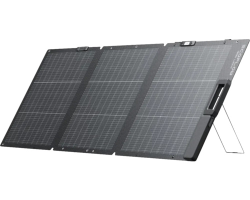 Skladací solárny panel EcoFlow s tromi segmentmi a integrovaným stojanom.