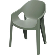 Moderná záhradná stolička z plastu s opierkami a ergonomicky tvarovanou sedacou časťou.