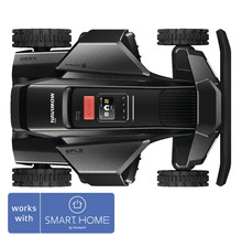 Robotická kosačka Segway Navimow pohľad zhora s ovládacím panelom, tlačidlom stop a profilovanými kolesami, kompatibilná so Smart Home by hornbach.