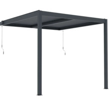 Hliníková pergola v antracitovej farbe s lamelovou strechou a ručnými kľukami.