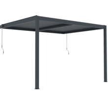 Voľne stojaca hliníková pergola s lamelovou strechou a ručnými kľukami na ovládanie lamiel.