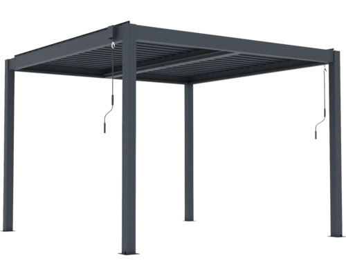 Voľne stojaca hliníková pergola s nastaviteľnou lamelovou strechou a ručnými kľukami na ovládanie.