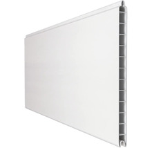 Plastový stenový a stropný panel s dutinovým profilom, hladký biely povrch.