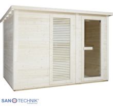 Vonkajšia sauna Sanotechnik z dreva na záhradu s presklenými dverami a lamelovým oknom.