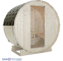 Sudová sauna zo svetlého dreva s presklenými dverami, šindľovou strechou a vnútornými lavicami na podstavci. Sanotechnik International Logo.