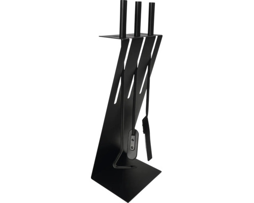 Moderné krbové náradie z čiernej ocele, pozostávajúce z lopatky, metličky, pohrabáča a minimalistického stojana.