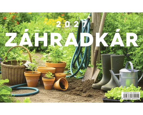 Záhradkársky kalendár 2027 so zobrazením hlinených črepníkov, krhly, záhradnej lopatky, gumákov a prúteného koša v záhradnom prostredí.