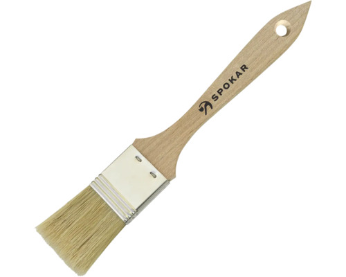 Plochý štetec s drevenou rúčkou a štetinami a logom Spokar