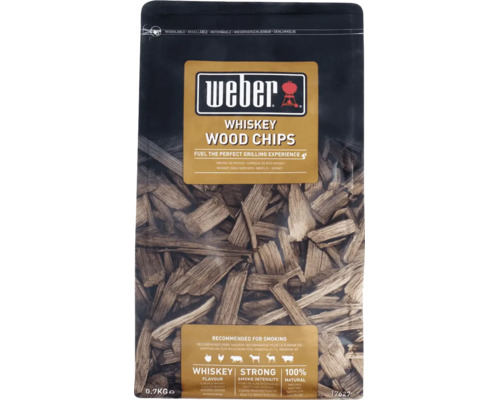 Udiace štiepky Weber Whiskey 0,7 kilogramu v uzatvárateľnom balení pre intenzívnu dymovú arómu pri grilovaní.