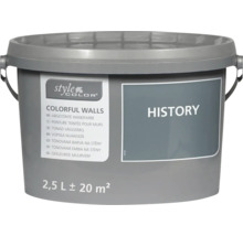 Plastové vedro s 2,5 litrami tónovanej farby na steny StyleColor v odtieni History pre plochu približne 20 metrov štvorcových.