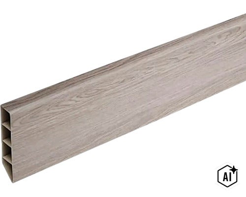 Plastová podlahová lišta s dekorom dreva (Image AI modified or generated)