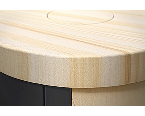 Detail okrúhlej stolovej dosky s dreveným vzorom