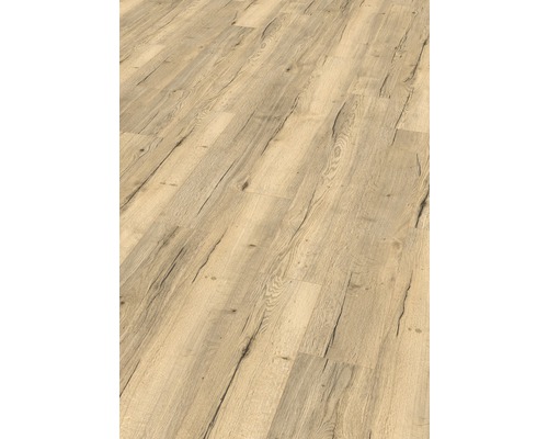 Položená laminátová podlaha so vzhľadom dreva