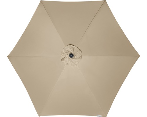 Pohľad zhora na strechu slnečníka so šesťhranným tvarom