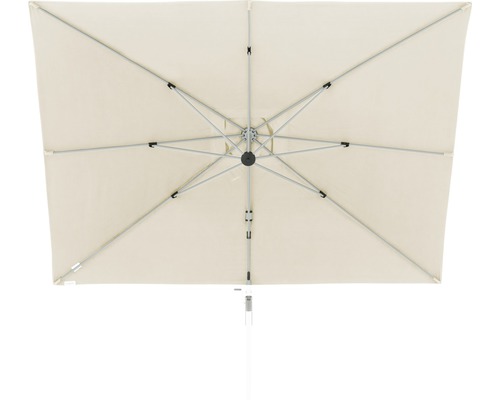 Pohľad zdola na obdĺžnikový slnečník