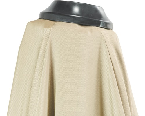 Detailný pohľad na béžový ochranný kryt s čiernym golierom