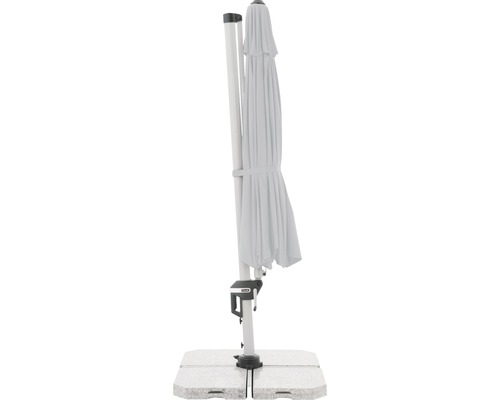 Zatvorený slnečník na slnečníkový stojan