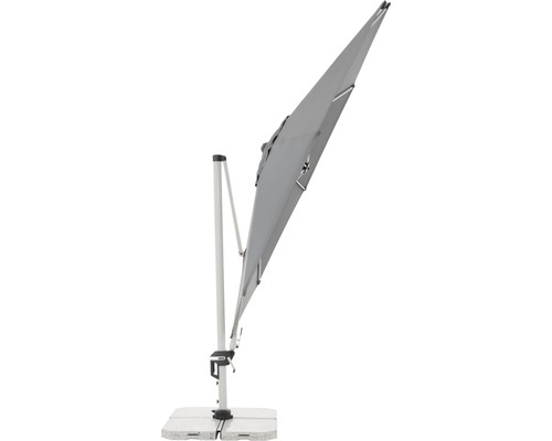 Výkyvný slnečník so svetlým rámom a podstavcom