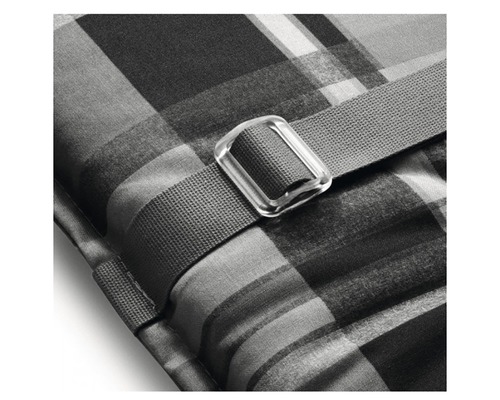 Vankúš s károvaným vzorom a upevňovacím popruhom