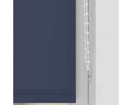 Roleta s ťahacím mechanizmom v okne