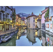 Pohľad na Annecy s kanálom a budovami