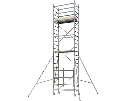 Pojazdné lešenie s pracovnou plošinou a výložníkmi