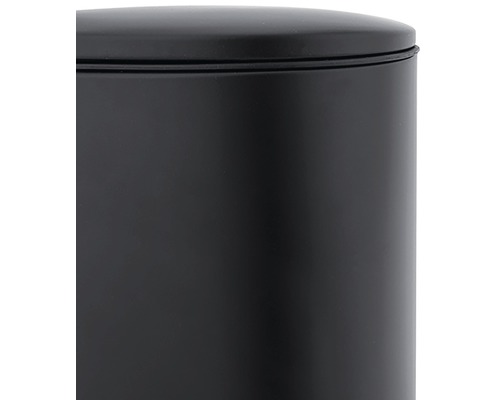 Detailný pohľad na okrúhly odpadkový kôš s vekom