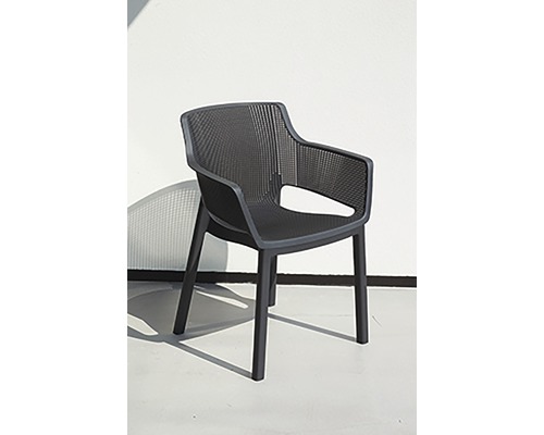 Záhradná stolička s podrúčkami