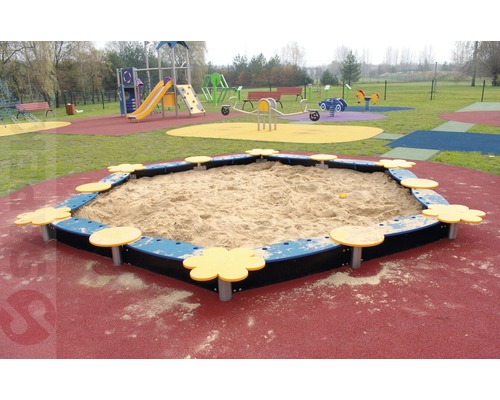 Pieskovisko s kvetinovým vzorom na ihrisku