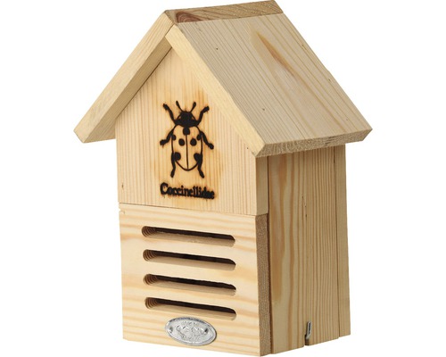 Drevený domček pre lienky so štrbinami ako vstup