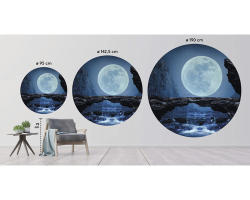 Tri okrúhle nástenné maľby s motívmi mesiaca, skál a vodopádov v rôznych veľkostiach ako príklady dekorácií
