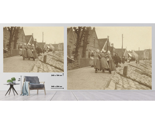 Nástenná maľba s historickou pouličnou scénou, rozmery 340 x 254 centimetrov