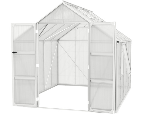 Skleník s otvorenými dverami a oknom na vetranie