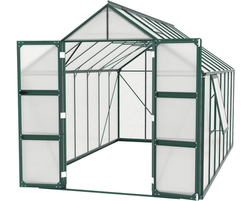 Skleník s otvorenými dverami a oknom do záhrady