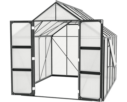 Skleník s otvorenými dverami a oknom na pestovanie rastlín