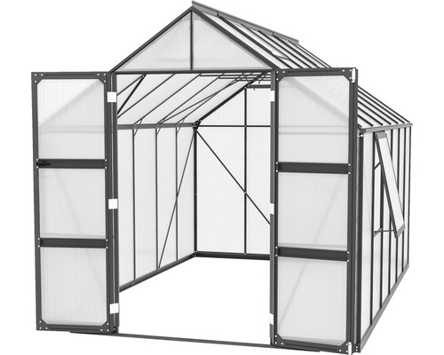 Skleník s otvorenými dverami a oknom na pestovanie rastlín