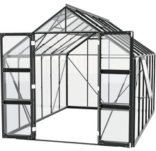 Skleník s otvorenými dverami do záhrady