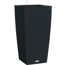 Čierny kvetináč so zavlažovacím systémom