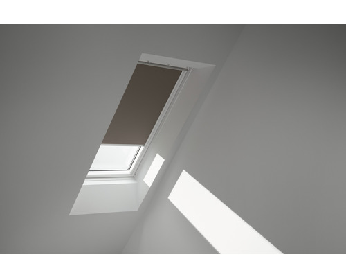 VELUX Zatemňovacia roleta na strešné okno manuálna DKL C02 4574SWL hnedá Strešné okno so zatemňovacou roletou v podkroví