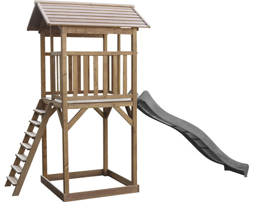 Drevená herná veža so šmýkačkou a rebríkom do záhrady