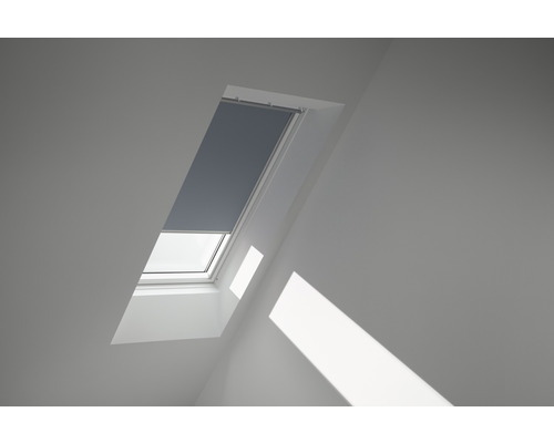 VELUX Zatemňovacia roleta na strešné okno manuálna DKL C02 4581S modrá Strešné okno s roletou v interiéri