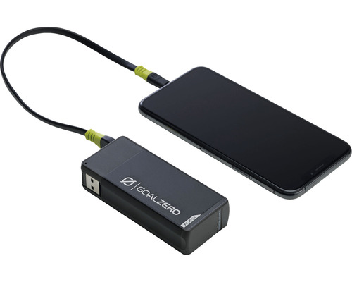 Logo Goal Zero s pripojeným mobilným telefónom a USB káblom