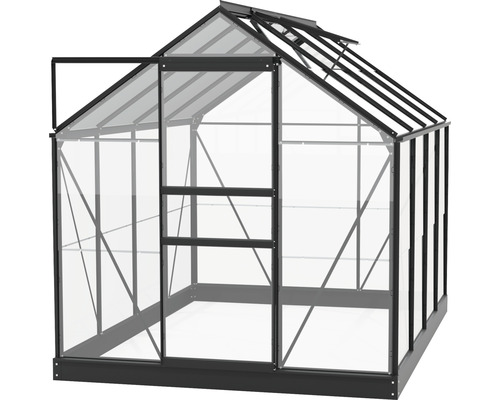 Skleník s otvorenými dverami a oknom