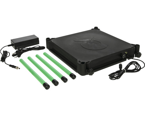 Ohrievač včelieho úľa s napájacím zdrojom a svetelnými tyčami