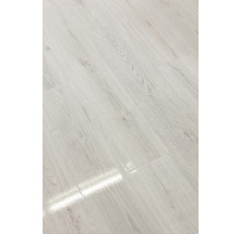 Položená laminátová podlaha s drevenou štruktúrou