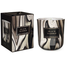 Vonná sviečka s mramorovým povrchom a zodpovedajúcim obalom