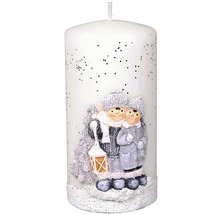 Dekoratívna stĺpová sviečka so zimným motívom