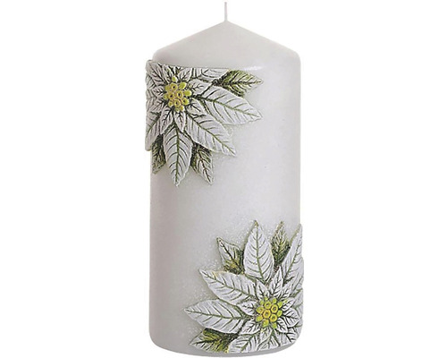 Vianočná sviečka valec CHRISTMAS FLOWER Ø6 x 13 cm biela Sviečka s kvetinovým ornamentom