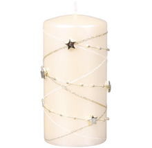 Zdobená valcová sviečka s motívmi hviezd
