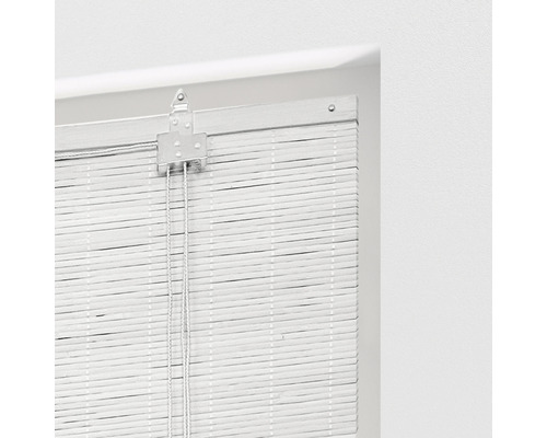 Detail bambusovej žalúzie s ťahacími šnúrami